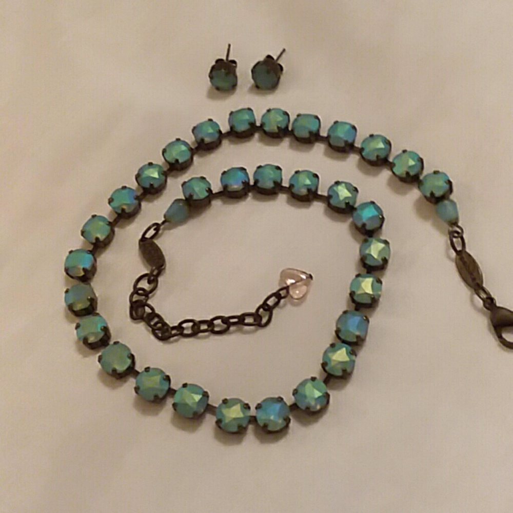 Sabika Counterbalance Choker and Earrings